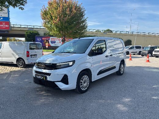 Opel Combo 1.5 D Ultimate XL fotoğraf 18