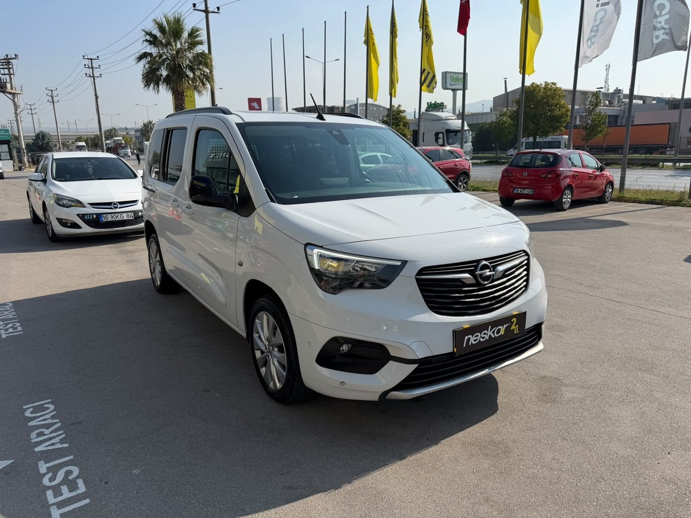 Opel Combo Life 1.5 D Ultimate — 1. fotoğraf