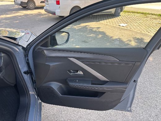 Opel Astra 1.5 D GS fotoğraf 8