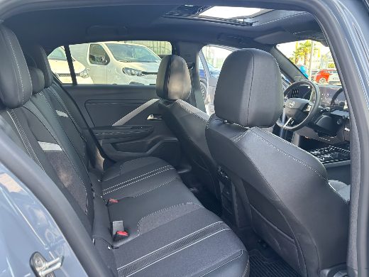 Opel Astra 1.5 D GS fotoğraf 23