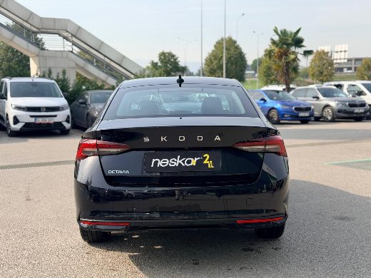 Škoda Octavia 1.5 TSI Elite fotoğraf 18