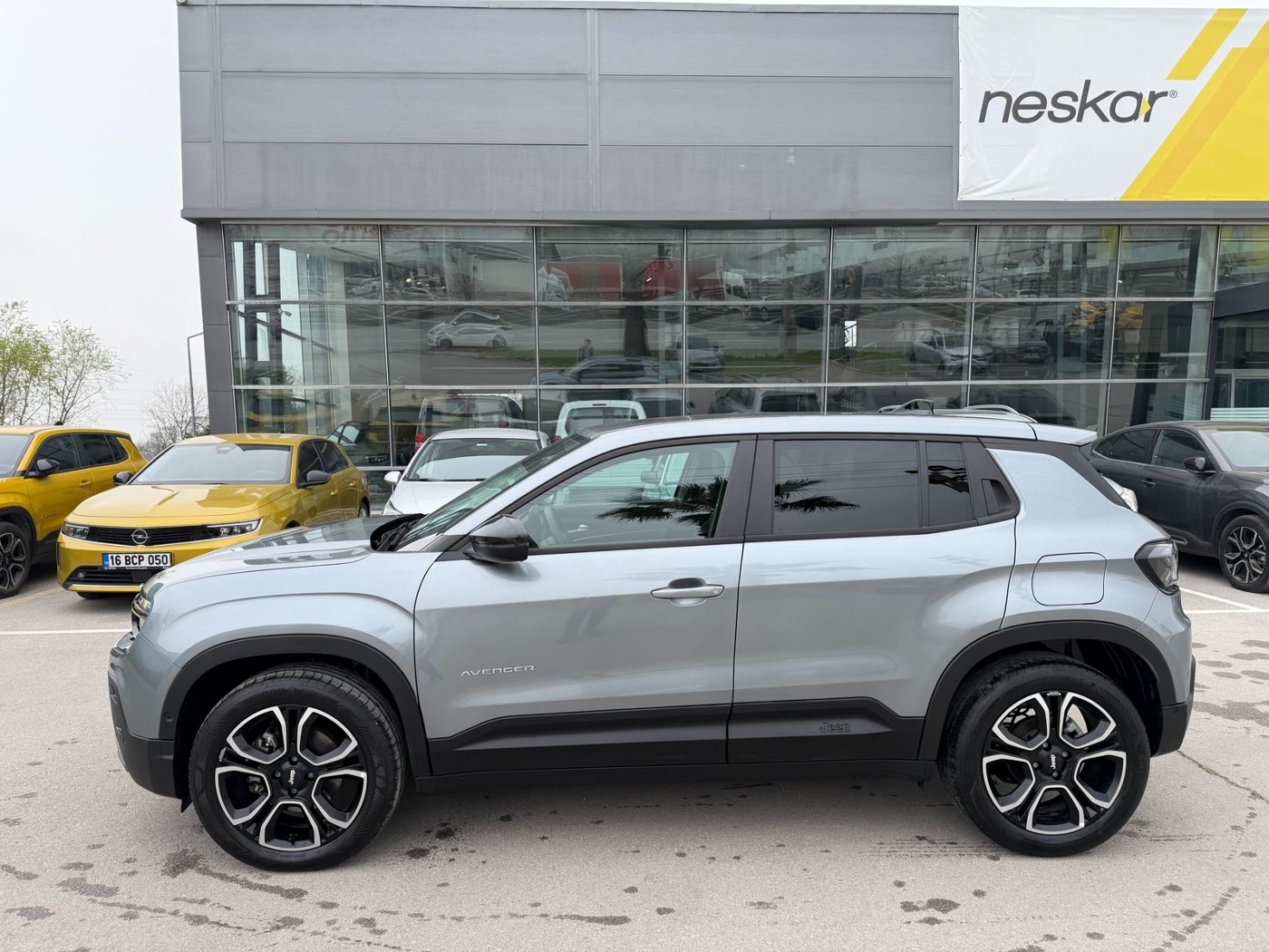 Jeep Avenger 1.2 Summit — 1. fotoğraf