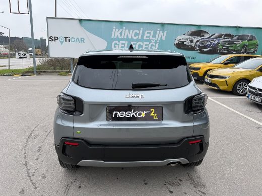 Jeep Avenger 1.2 Summit fotoğraf 17