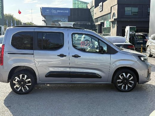 Opel Combo 1.5 D Ultimate fotoğraf 7
