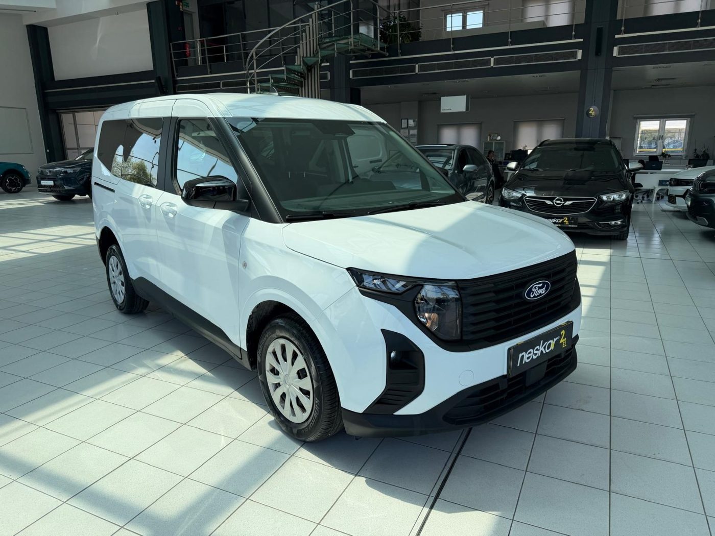 Ford Tourneo Courier 1.0 EcoBoost Deluxe — 1. fotoğraf