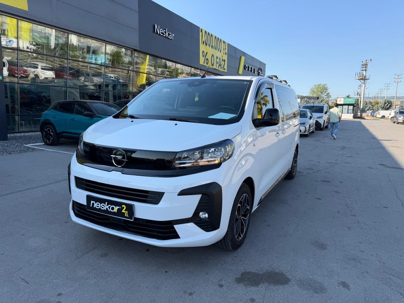 Opel Vivaro 2.0 TD Cargo Ultimate XL — 1. fotoğraf
