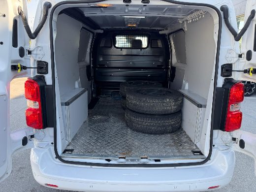 Opel Vivaro 2.0 TD Cargo Ultimate XL fotoğraf 15