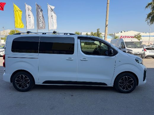 Opel Vivaro 2.0 TD Cargo Ultimate XL fotoğraf 17