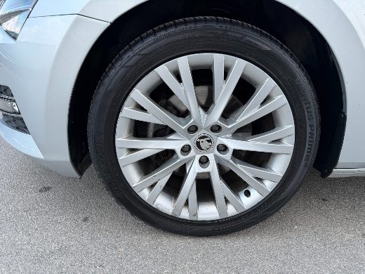 Škoda Superb 1.5 TSI Prestige fotoğraf 5