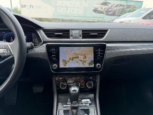 Škoda Superb 1.5 TSI Prestige fotoğraf 6