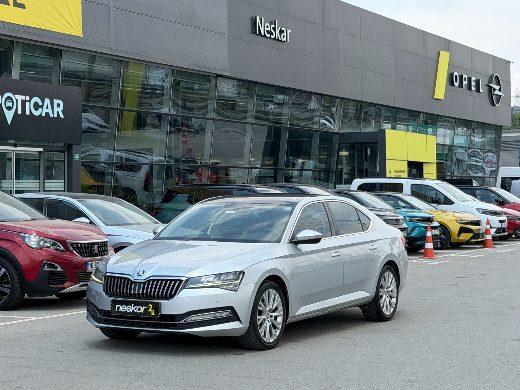 Škoda Superb 1.5 TSI Prestige fotoğraf 14