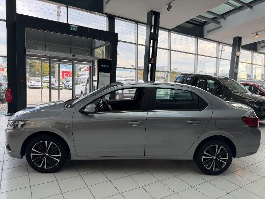 Peugeot 301 1.6 BlueHDI Allure fotoğraf 1